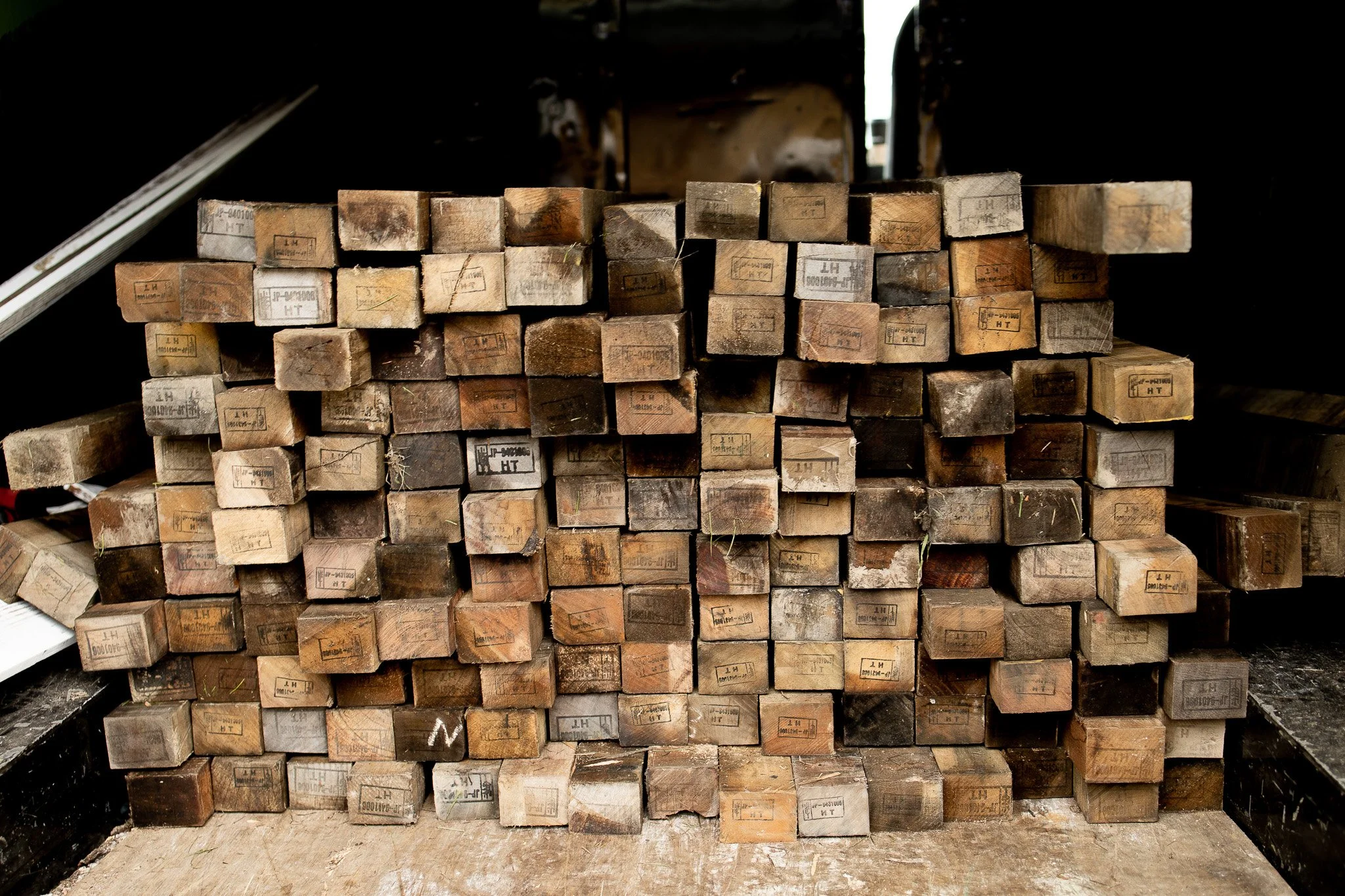 Hardwood Dunnage Applications for Heavy-Duty Loads